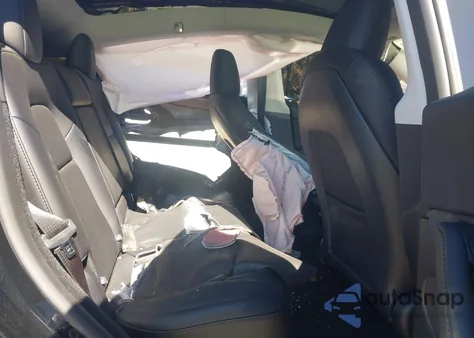 2025 Tesla Model Y Long Range Dual Motor Rear-Wheel Drive from USA, damaged, VIN 7SAYGDED5SF248415